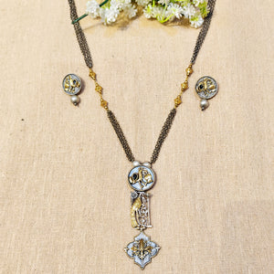 necklace with pendant