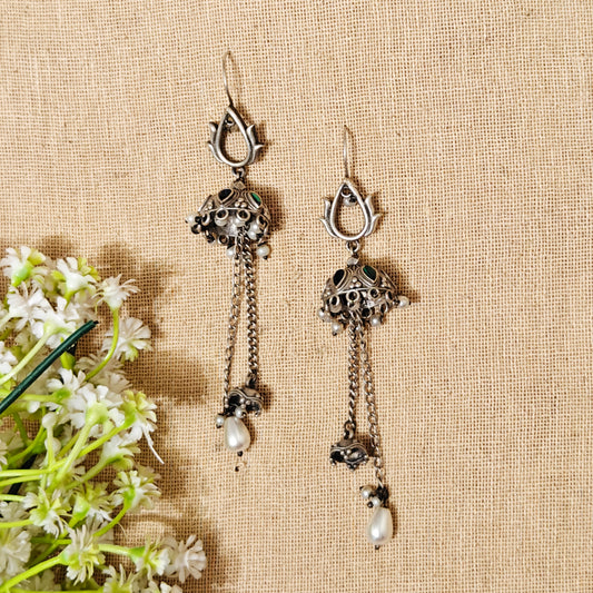 "Regal"Silver Look Alike Oxidized Dangler