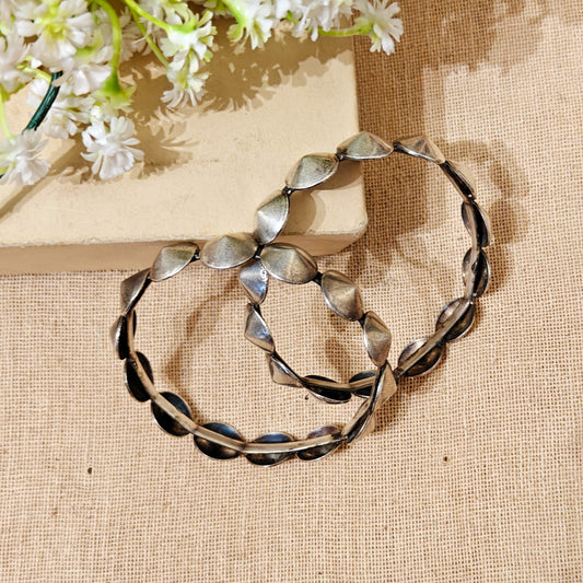 "Crystal"Silver Look Alike Oxidized Kada