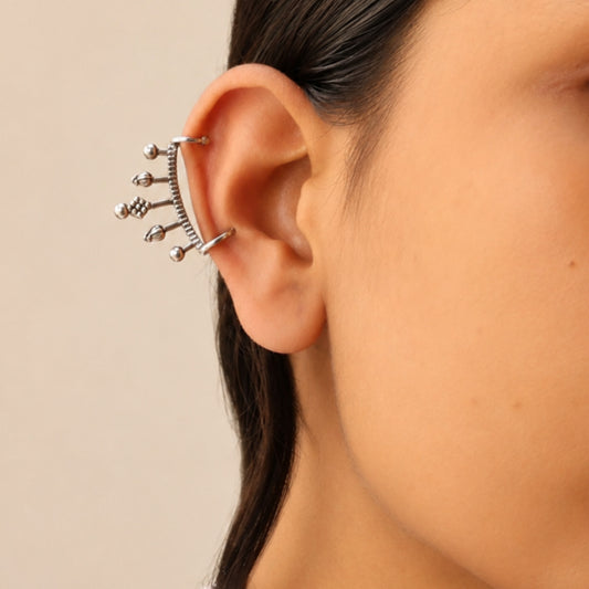 "Muse"Silver Look Alike Oxidized Earcuff
