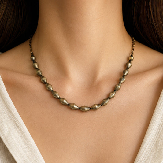 "Solobeeds"Silver Look Alike Oxidized Choker