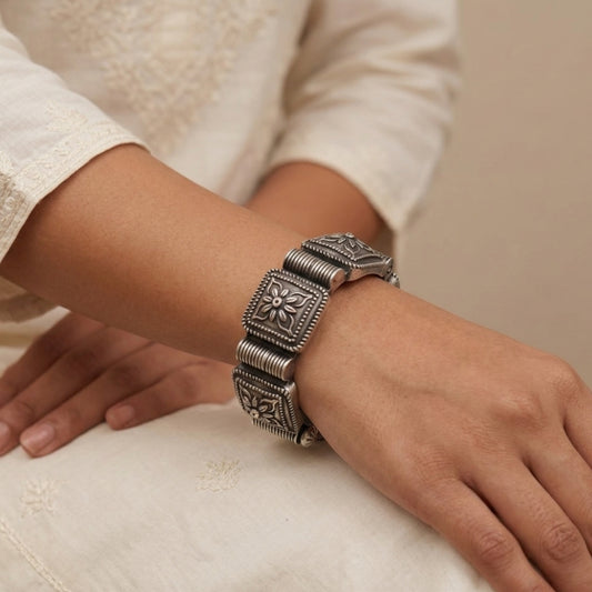 "Satt" Silver Look Alike Dual Tone Kada