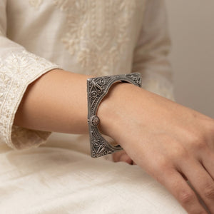 "Square" Silver Look Alike Navratri Oxidised Kada for Girls
