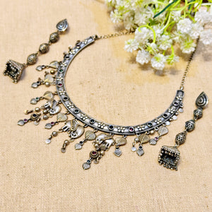 "Solis"Silver Look Alike Oxidized Choker