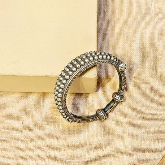 "Elara"Silver Look Alike Oxidized Kada