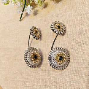 "Titli"Silver Look Alike Dual Tone Earcuff
