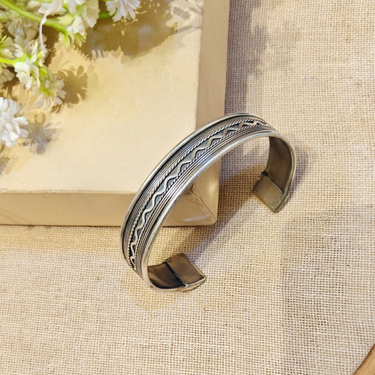 "Topaz"Silver Look Alike Oxidized Kada