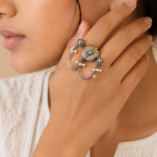 "Regal"Silver Look Alike Oxidized Ring