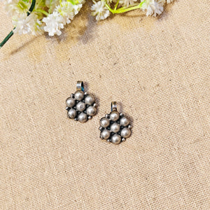 "Doots"Silver Look Alike Earcuff