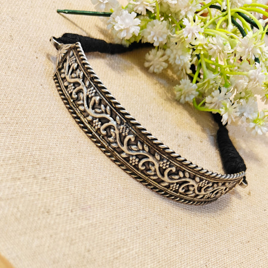 "Eras" Silver Look Alike Oxidized Choker