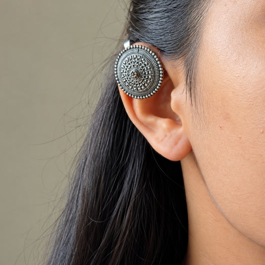 "Zoya"Silver Look Alike Earcuff