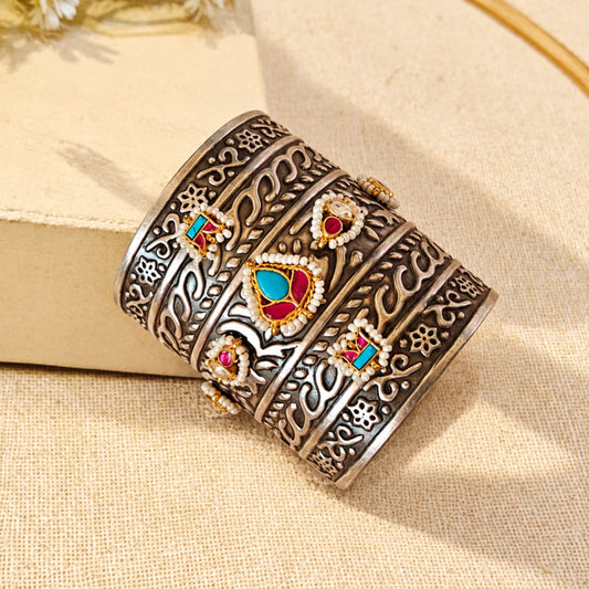 "Nyra"Silver Look Alike Kundan Handcuff