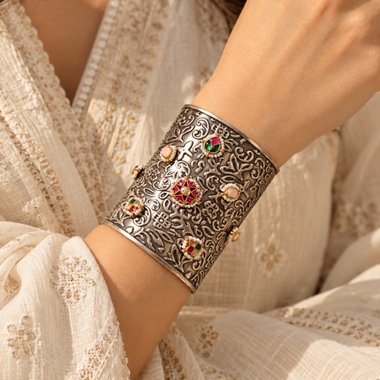 "Precious" Silver Look Alike Kundan Handcuff