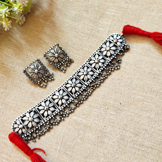 "Cia" Silver Look Alike Oxidized Choker