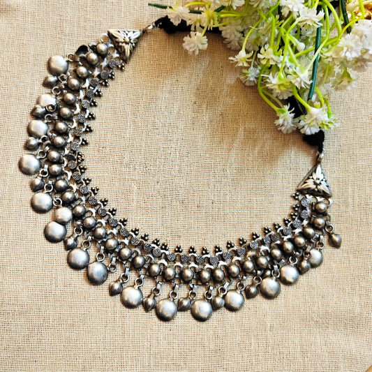 "Wina" Silver Look Alike Oxidized Choker