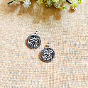 "Fool"Silver Look Alike Earcuff