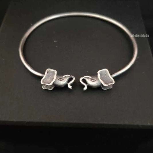 "Elephant" Silver Look Alike Oxidised Bracelet