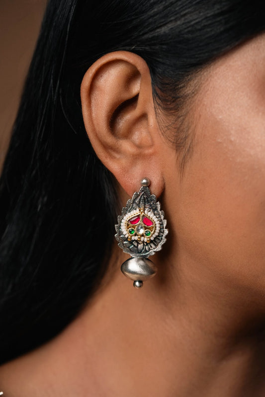 "Ikraz" Silver look Alike Kundan Studded Earring