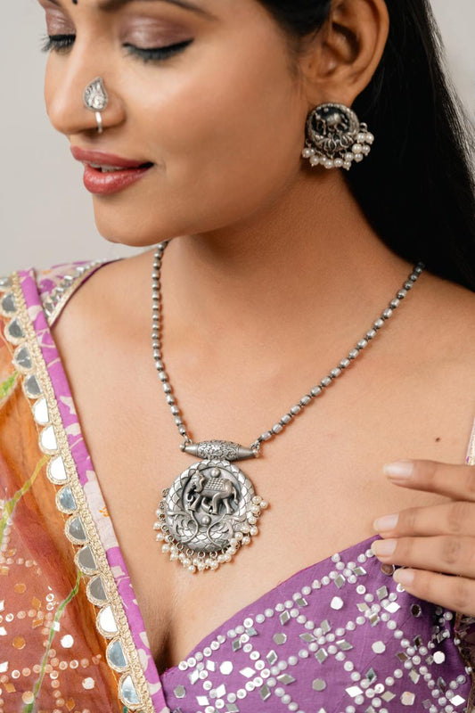 "Heist" Silver Look Alike Necklace