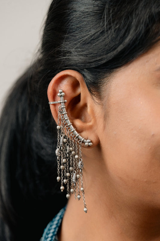 "Cuffiere" Silver Look Alike Earcuff