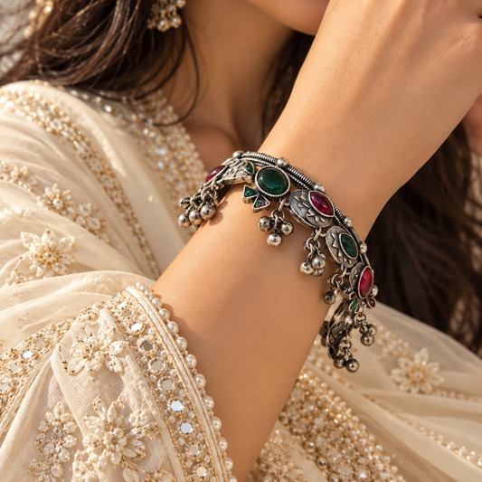 "Cove"Silver Look Alike Stone Kada
