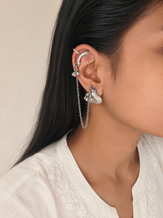 "telly phone"Silver Look Alike Oxidized Earcuff