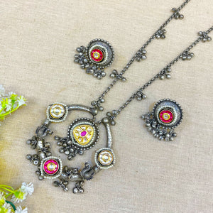 " Stine" Silver Look Alike Oxidized Necklace