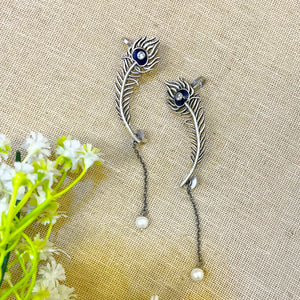 " Whire " Silver Look Alike Oxidized Earcuff