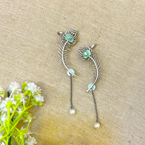 " Whire " Silver Look Alike Oxidized Earcuff