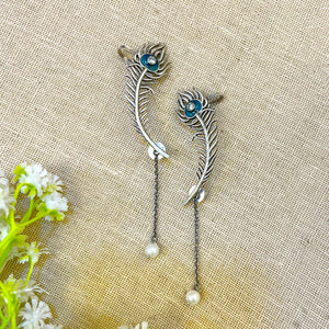 " Whire " Silver Look Alike Oxidized Earcuff