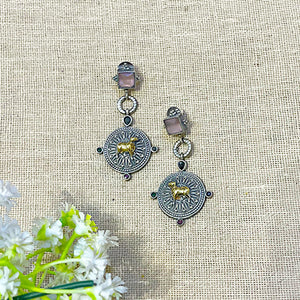 Pair of earrings
