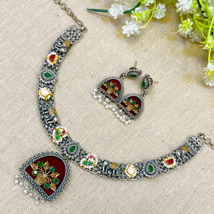 "Charm" Silver Look Alike Kundan Choker