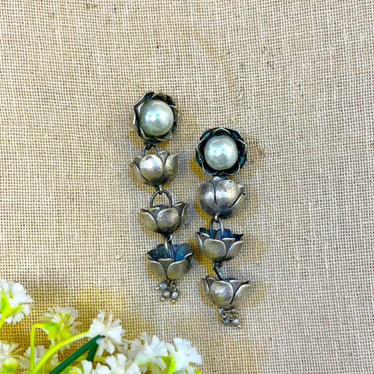 "Pearl" Silver Look Alike Oxidized Earring