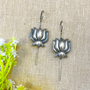 "Lotus" Silver Look Alike Aerrow Earcuff